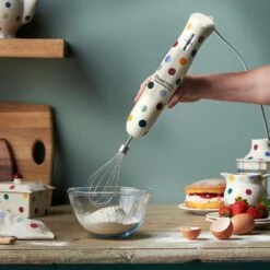 Emma Bridgewater Hand Blender Emma Bridgewaiter Polkadot 13 Emma Bridgewater Hand Blender Emma Bridgewaiter Polkadot -Deals Russell Hobbs Store eb handmixer image 4 sq opt