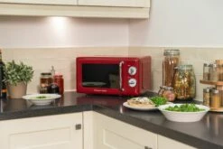 Retro 17 Litre Classic Red Manual Microwave -Deals Russell Hobbs Store lifestyle1 1554298847 1
