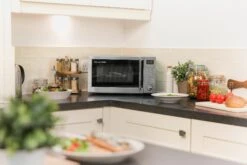 20 Litre Stainless Steel Digital Microwave With Grill -Deals Russell Hobbs Store lifestyle1 1554300916 1