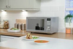 25 Litre Stainless Steel Digital Microwave 13 25 Litre Stainless Steel Digital Microwave -Deals Russell Hobbs Store lifestyle4 1554217527 1
