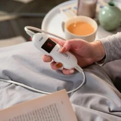 Russell Hobbs Single Electric Heated Blanket 14 Russell Hobbs Single Electric Heated Blanket -Deals Russell Hobbs Store rhesb8001 lifestyle 3