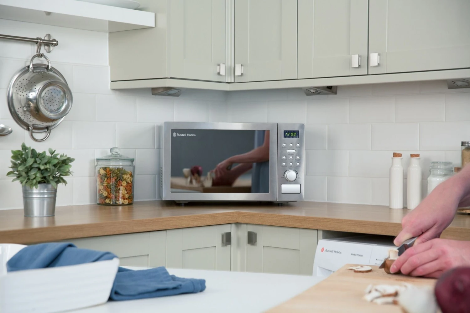 25 Litre Stainless Steel Digital Combination Microwave, Grill & Oven 9 25 Litre Stainless Steel Digital Combination Microwave, Grill & Oven - Image 7