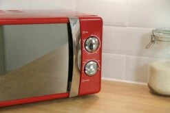 Classic Red 17 Litre Manual Microwave -Deals Russell Hobbs Store rhmm701r features 3
