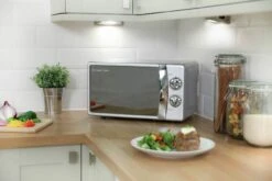 17 Litre Silver Manual Microwave -Deals Russell Hobbs Store rhmm701s high res 5