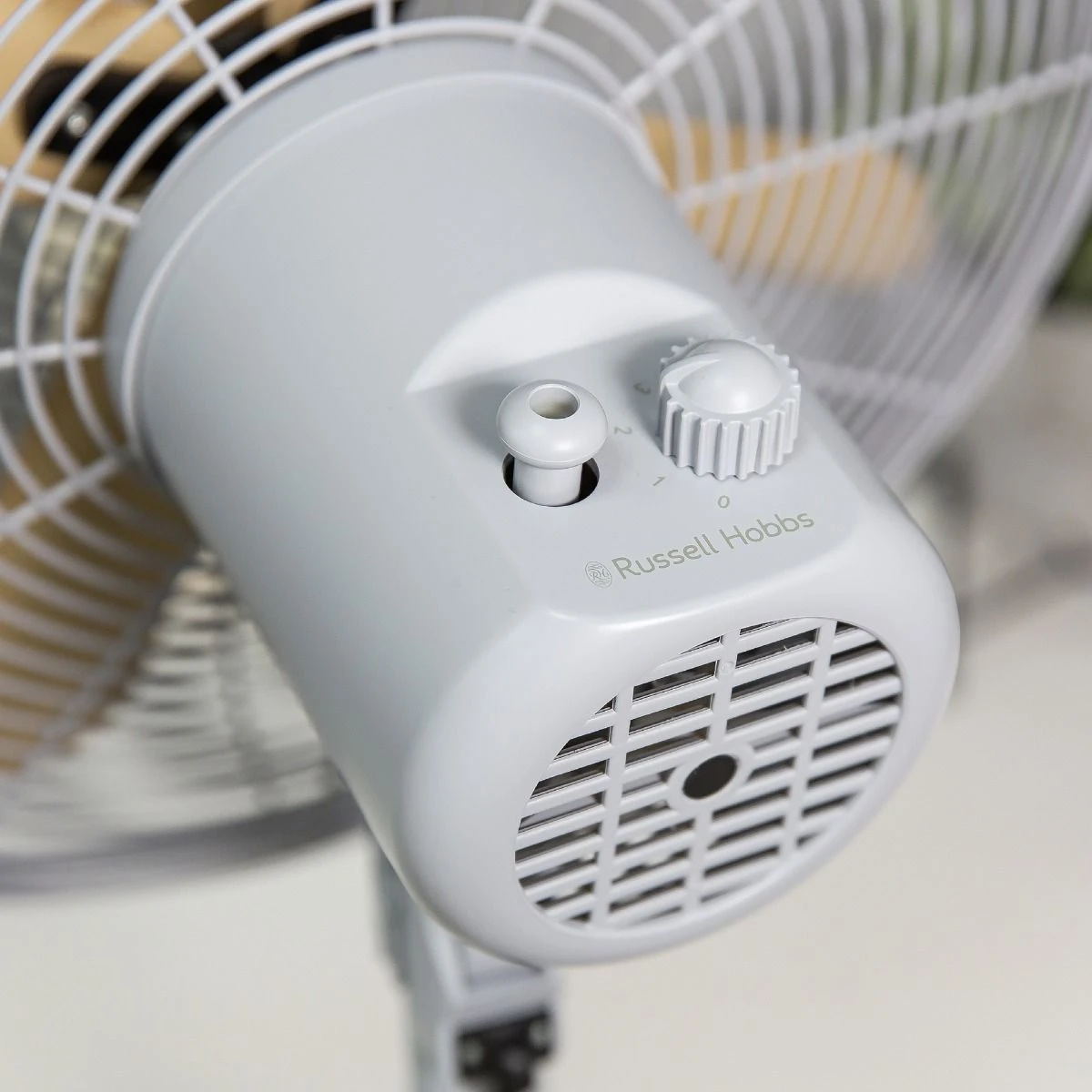 Russell Hobbs 16" Scandi Pedestal Fan in Grey and Wood Effect 6 Russell Hobbs 16" Scandi Pedestal Fan in Grey and Wood Effect - Image 4