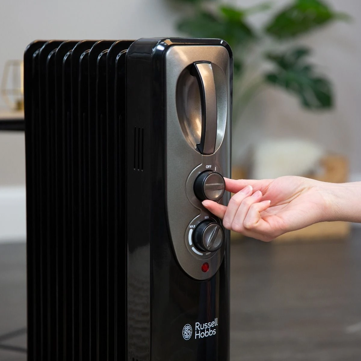 Russell Hobbs 7 Fin 1.5kW Oil Filled Radiator Black 7 Russell Hobbs 7 Fin 1.5kW Oil Filled Radiator Black - Image 5