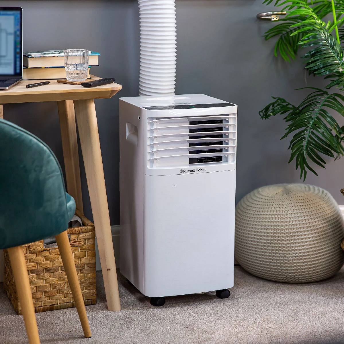 Russell Hobbs 3 IN 1 PORTABLE AIR CONDITIONER, DEHUMIDIFIER & AIR COOLER 7000 BTU 9 Russell Hobbs 3 IN 1 PORTABLE AIR CONDITIONER, DEHUMIDIFIER & AIR COOLER 7000 BTU - Image 7